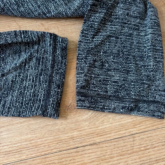 Lululemon Athletic Align HR Crop Yoga Pants 21” Twillines Ice Black Women’s Sz 6 - Picture 7 of 11
